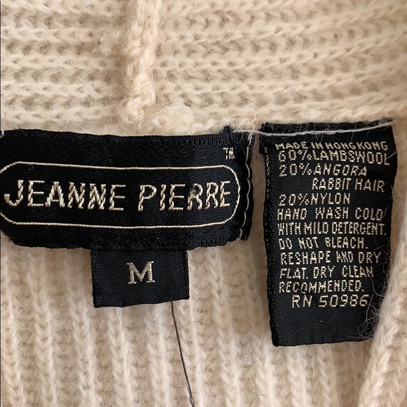 80’s Cream-White Wool Sweater - Picture 2 of 2